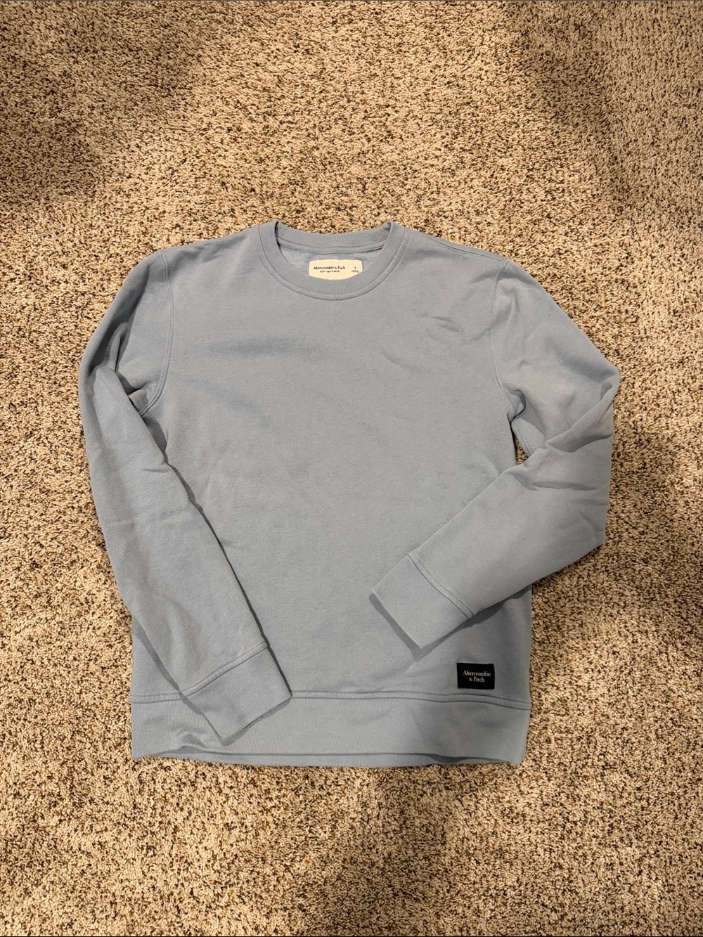 Abercrombie & Fitch Men’s Pale Blue Crewneck Sweatshirt. Size Small